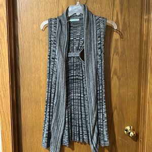 Maurice’s vest top gray/black soft